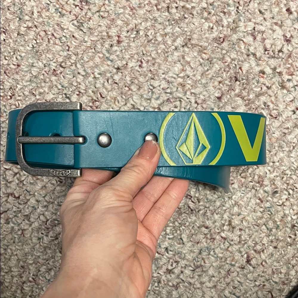 Volcom teal leather with lime green logo and silver removable buckle - new